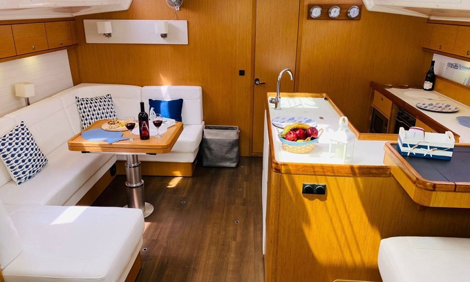 Selvacava Boat Rental | Experience Miles - Unique Boat & Breakfast Adventure