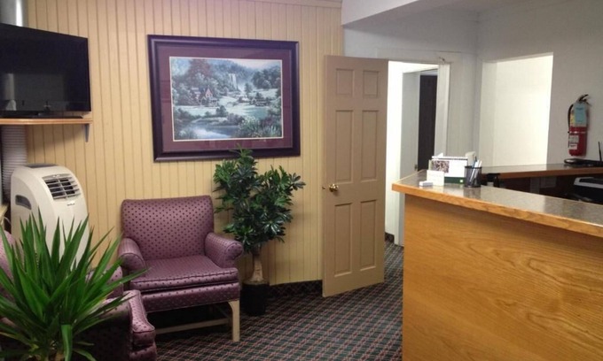 Collingwood Hotel | Family-Friendly Milestone Motel with Great Guest Ratings