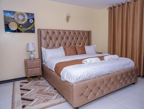 Hospital Apartment | Milimani Apartment: Cozy Homestay with Pool & Family Fun
