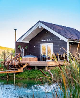 Alytus county House | Discover Milkės Karibai: Oceanfront Retreat with Hot Tub