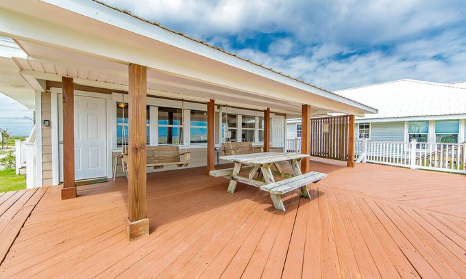 Grand Isle House | Beachfront Milky Way: Ocean View Home with Pool & Kitchen