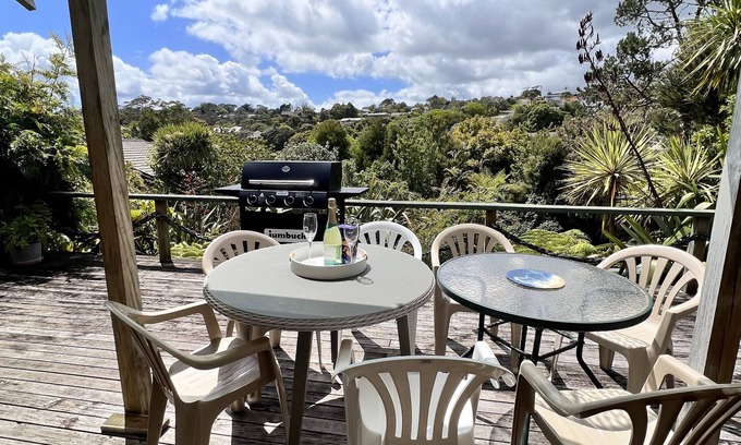 Mangonui House | Cozy Mill Bay Retreat with Family-Friendly Amenities