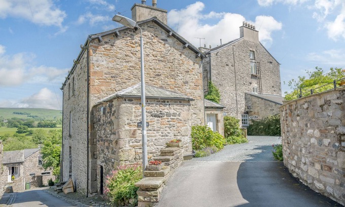 Kirkby Lonsdale Apartment | Characterful Mill Brow Apartment in Kirkby Lonsdale