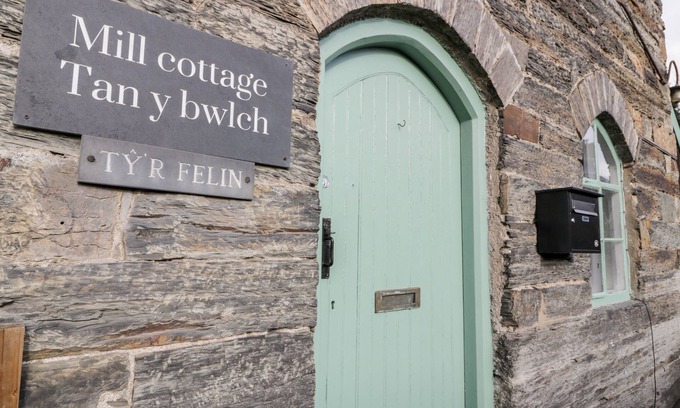 Maentwrog Cottage | Inviting Mill Cottage: Pet-Friendly Retreat with Cozy Fire
