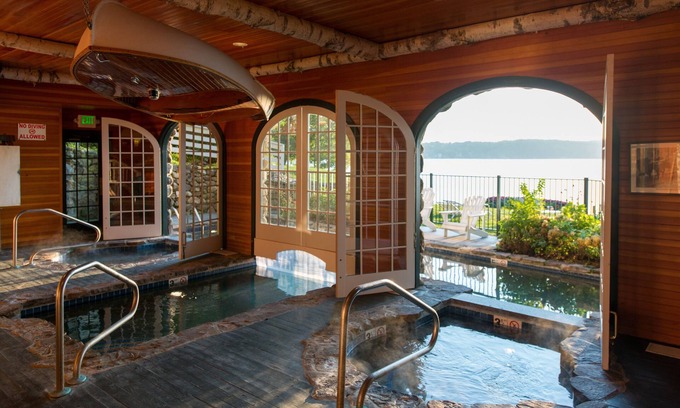 Meredith Hotel | Eco-Friendly Mill Falls at the Lake with Pool and Spa