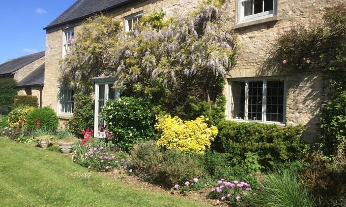 Newport Pagnell Bed & Breakfast | Family-Friendly Mill Farm: 4-Star Rated & Guest Approved
