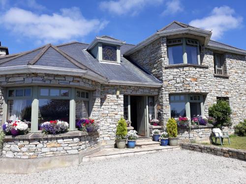 Buncrana House | Top-Rated Mill Lane with Wheelchair Access for Your Stay