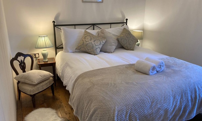 Pakefield Cottage | Mill Villa: Ideal Family Retreat Near Pakefield Beach