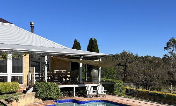 Pokolbin House | Experience Milla's Vineyard Estate - Centrally Located Retreat