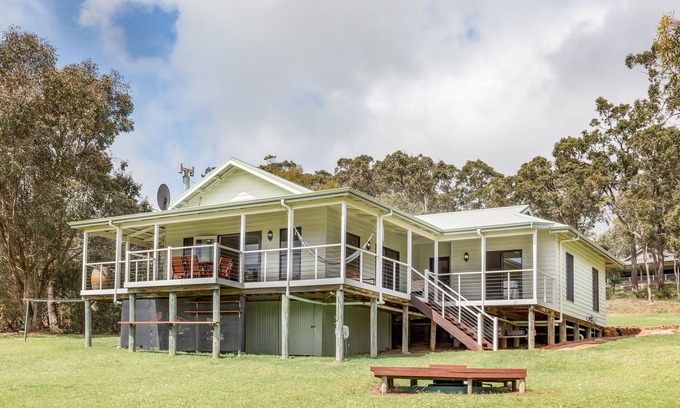 Yallingup House | Scenic Millbrook Cottage Yallingup with Oceanfront Views