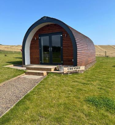 Eyemouth Apartment | Unforgettable Milldown Glamping: 10/10 with Hot Tub & Firepit