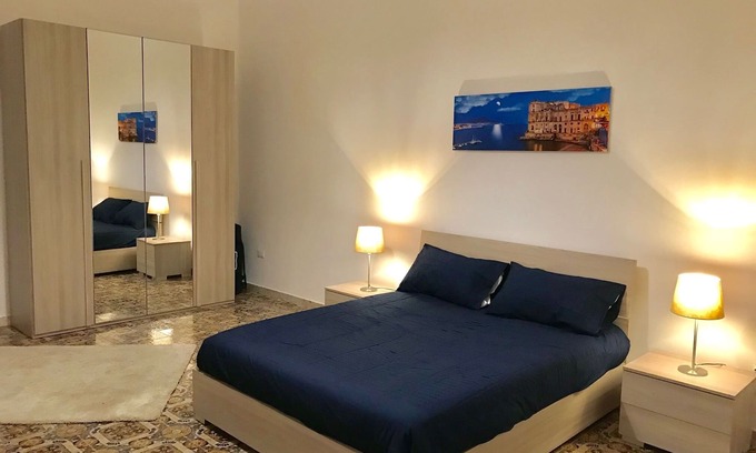 Vasto Apartment | Group Stay at Mille e una Napoli - Near Stazione Centrale