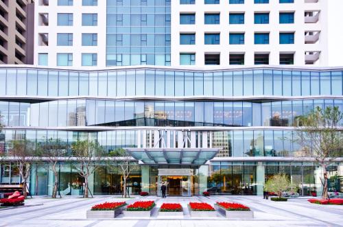 Xitun District Hotel | Experience Luxury at Millennium Hotel Taichung with Pool