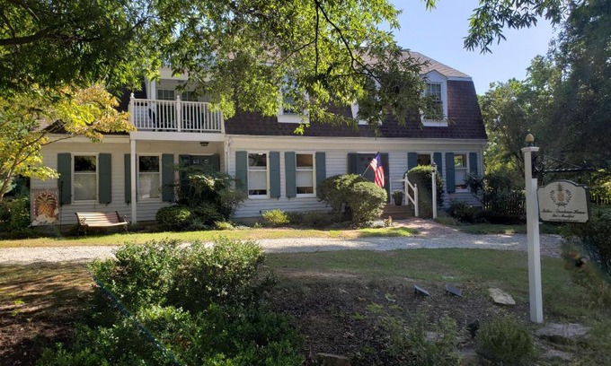 Odessa Bed & Breakfast | Unforgettable Stay at Miller-Dunham House B&B - 10/10 Rated