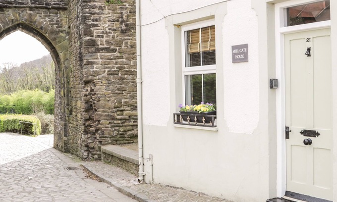 Conwy Cottage | Explore Millgate House: Pet-Friendly Cottage in Conwy