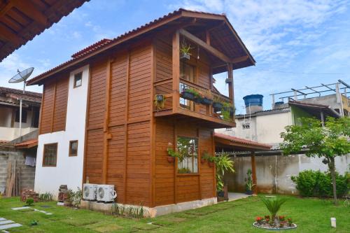 Itaipava Ski Chalet | Exquisite Millicent Residence: Ocean View & Pet Friendly Getaway