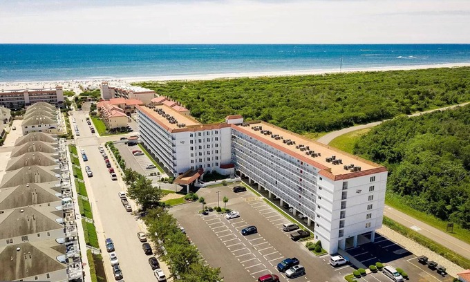 Diamond Beach Condo | Oceanfront Condo with Pool and Scenic Views in Wildwood Crest