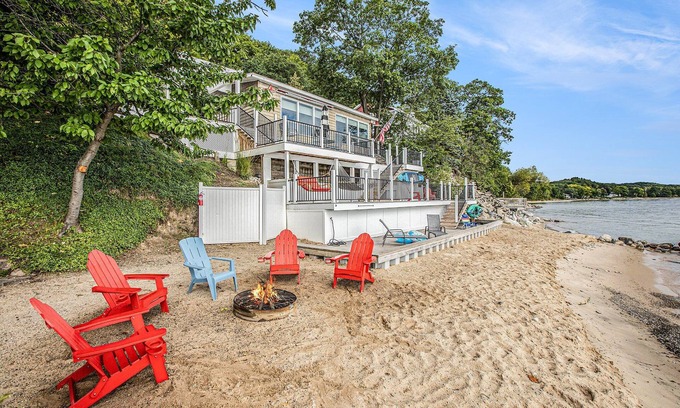 Traverse City House | Unforgettable Bayshore Beach House with Spectacular Views