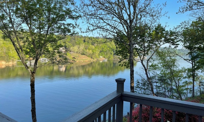 Bremen House | Discover a Million Dollar View at Lewis Smith Lake Resort