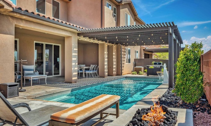 Santa Clara House | Unmatched Views and Private Pool at Paradise Village Retreat
