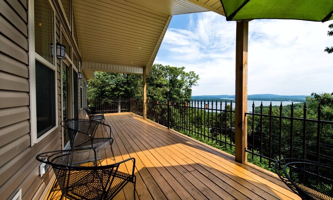 Rogers House | Breathtaking Lake Access with Free WiFi & Pool Amenities