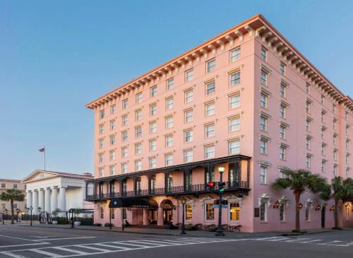 Charleston Historic District Hotel | Experience Mills House Charleston with Pool and Ocean Views