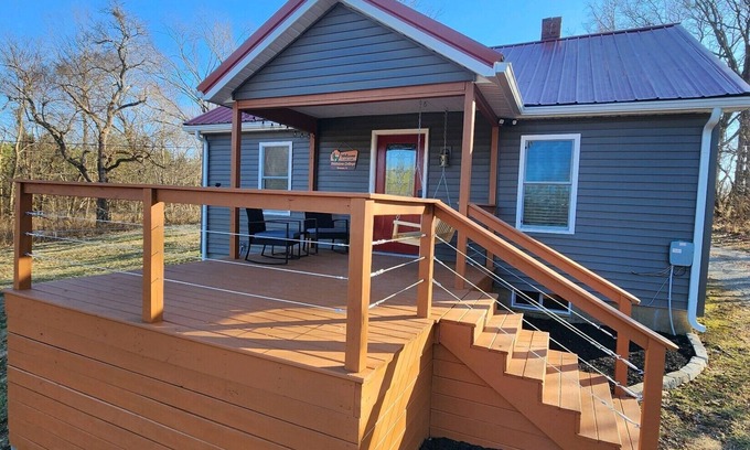 Simpson House | Top-Rated Millstone Cottage: Breakfast & Family-Friendly Stay
