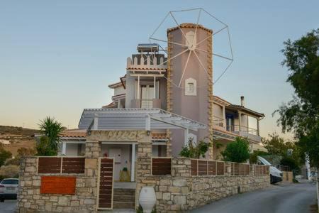 Neo Kalamaki Apartment | Highly Rated Milos Apartment: Family-Friendly Retreat