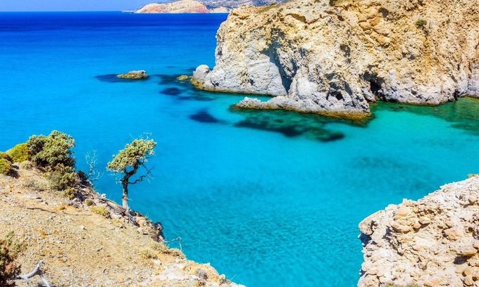 Adamas Apartment | Budget-Friendly Milos Relax Studio with Ocean View & Pool