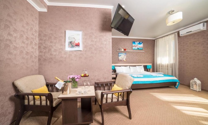 Anapa Hotel | Budget-Friendly Stay at Milotel Margarita with Breakfast