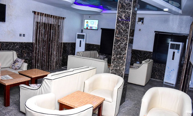 Kano Hotel | Comfortable Milton Park Hotel & Resort with Family Amenities