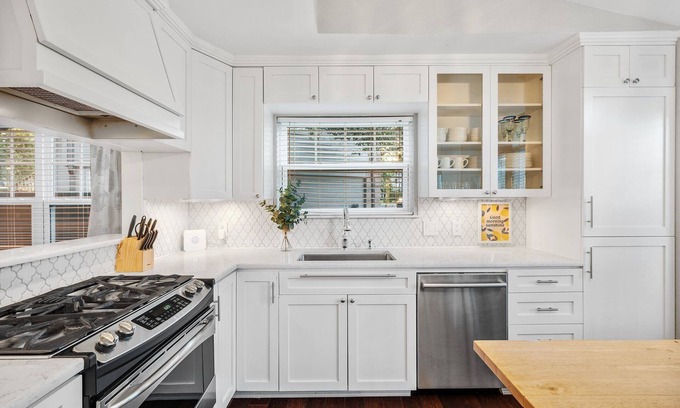 Indian Oaks House | Milwood Retreat: 30 Day Min, Apple, The Domain, High Tech Corridor