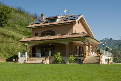 Ascoli Piceno House | Charming Mimì e Cocò Country House: Pet Friendly & Family Ready