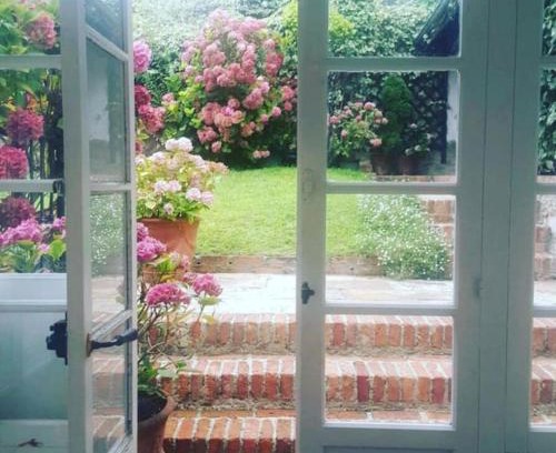 Comillas House | Oceanfront Bliss at Mima's House - Rated 9/10 by Guests
