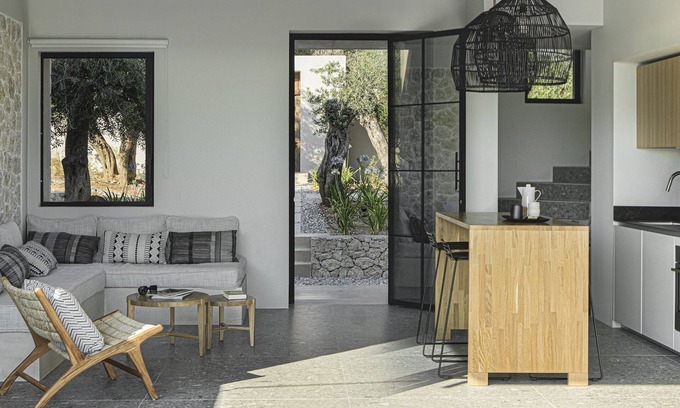 Paramonas Villa | Experience Bliss at Mimi and Coco Villa Julious