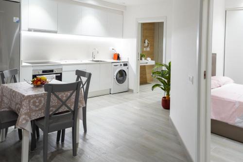 En Corts Apartment | Delightful Mimi's Apartment in En Corts - 4-Star Experience