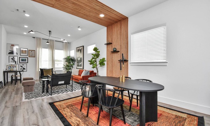 OST - South Union House | Stylish Getaway: Luxe Escape Near Downtown HTX & Med Center