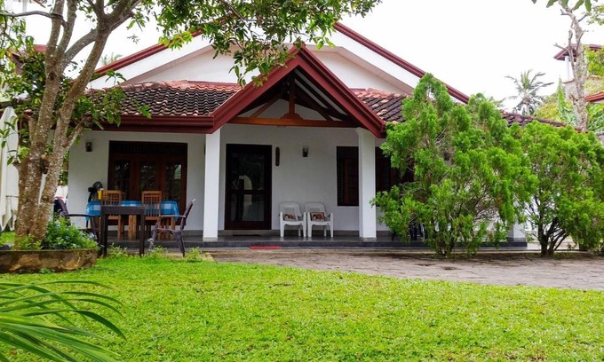 Nalagasdeniya Bed & Breakfast | Budget-Friendly MINA Villa: Guest Rated 9/10 & Family Amenities