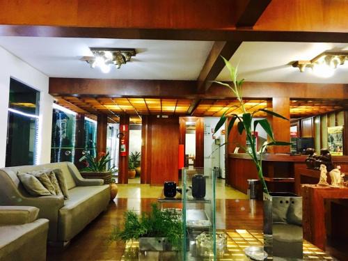 Belo Horizonte Hotel | Oceanfront Minas Palace Hotel with Pool and Breakfast