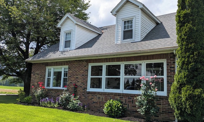 Kinzers House | Mine Ridge House: Scenic Farm Views & Buggy Watching