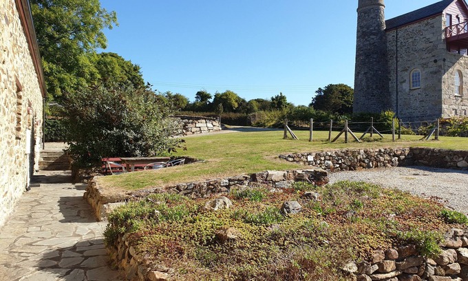 Redruth Cottage | Pet-Friendly Miner's Cottage in St Agnes, Cornwall - 10/10 Rating