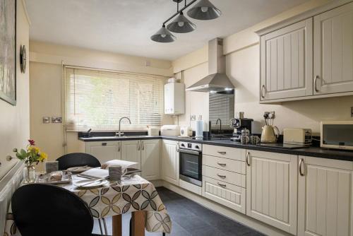 Rhiwbryfdir House | Delightful Miners Cottage: 4-Star Child-Friendly Retreat