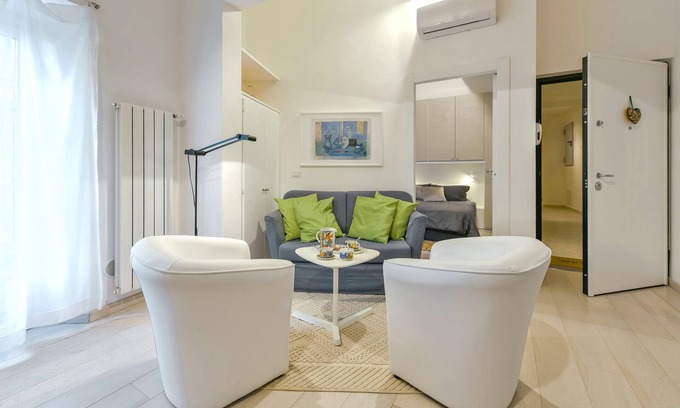 Santo Spirito Apartment | Discover MINERVA: A Gem by the Arno River, Rated 9.6