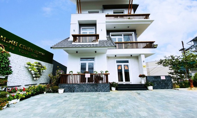 Da Lat Apartment | Minh Chien Suite: Family-Friendly Stay with Kitchen Access