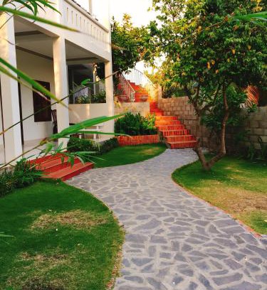 Central Mui Ne Beach Hotel | Minh Kha Hotel: Oceanfront Retreat with Pool & Breakfast