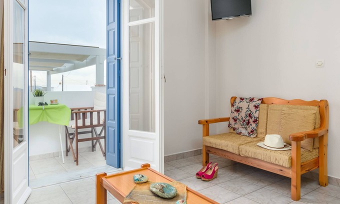 Milos House | Cozy Mini Apartment-House in Beautiful Plakias