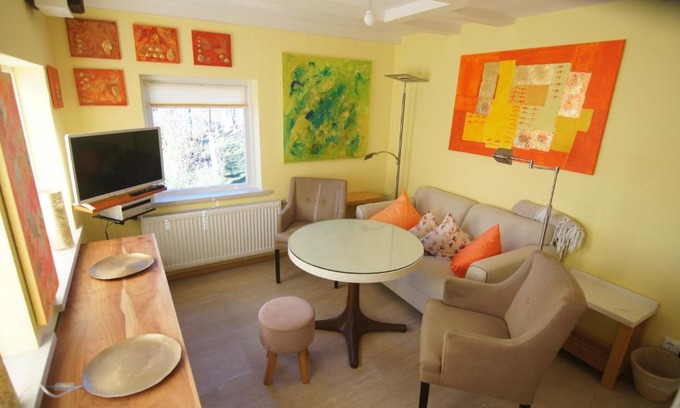 Rantum House | Beachfront Mini Beach House II with Ocean Views & Breakfast