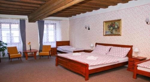 Cesky Krumlov Apartment | Guest Rated 10/10: Mini Hotel Abraka's Two-Bedroom Suite