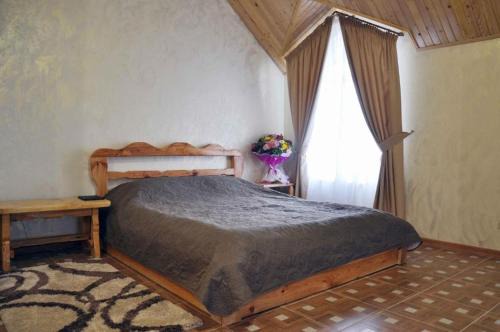 Kamenets-Podol'skiy Hotel | Pet-Friendly Mini-Hotel Yandrusi with High Guest Ratings