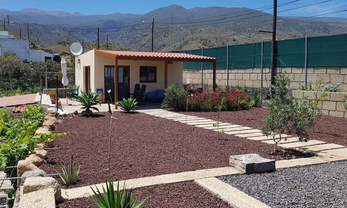 Arico Apartment | Cozy Mini House 1 with Spa and Breakfast in Arico